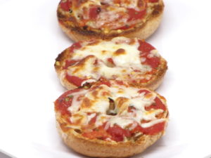 mini-pizza-bagels